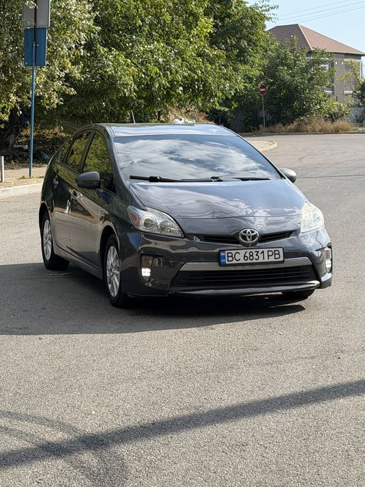 Продам Приус 30(plug in)