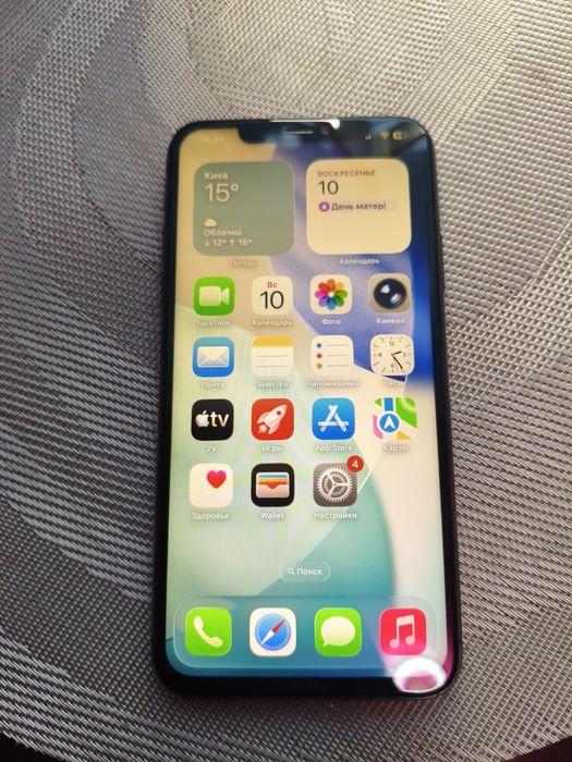 Продам iPhone 11 pro max
