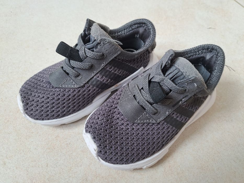 Adidasy dziecięce r. 20