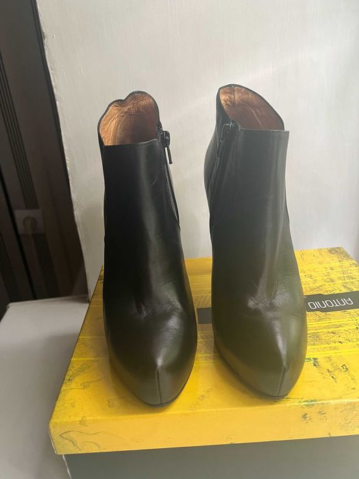 продам шліряні черевики