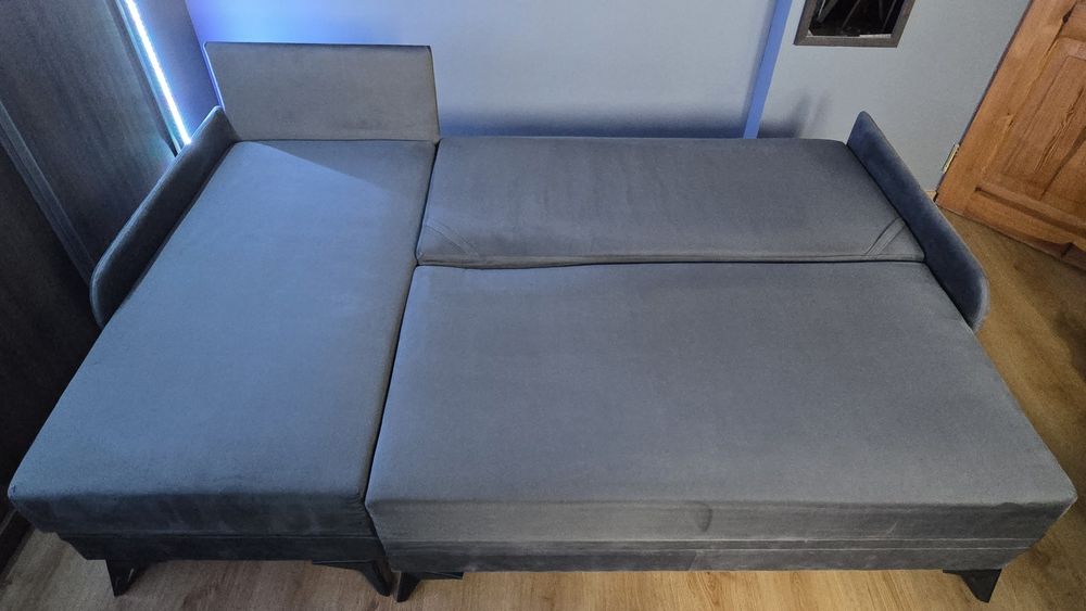 Szary narożnik z funkcją spania (140x200)