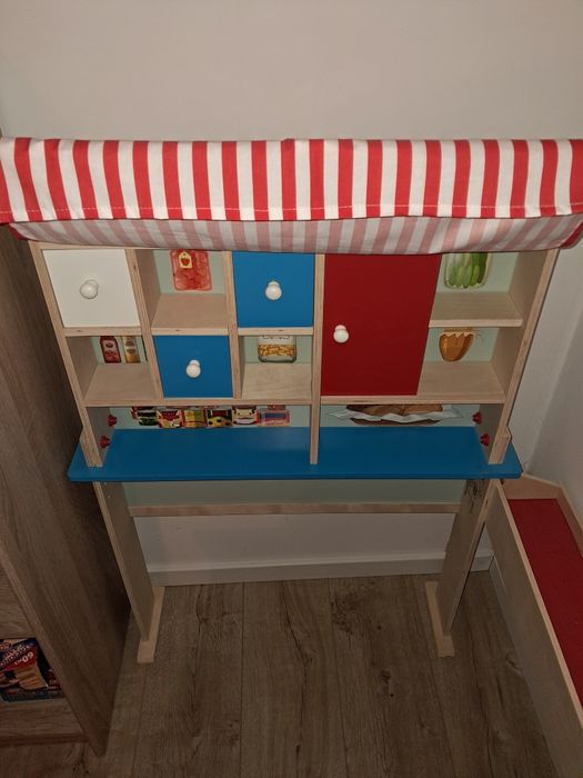 Sklepik drewniany + kasa