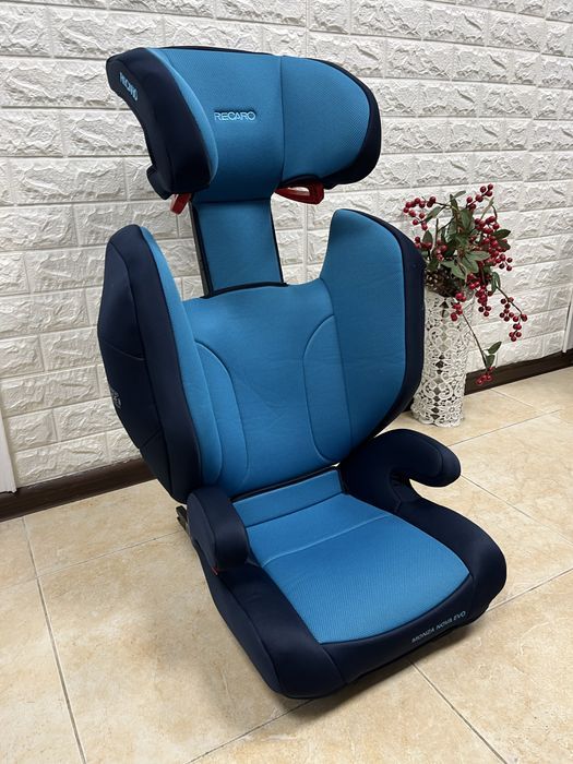 Автокрісло Recaro Monza Nova Evo Seatfix Група 2/3 (15-36 кг) бустер