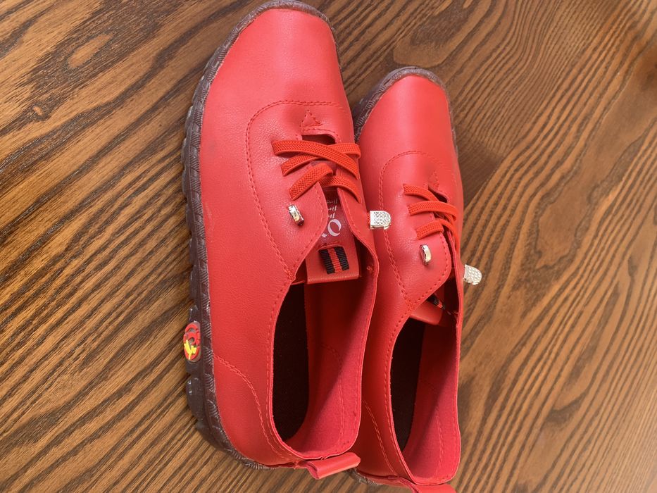 Buty damskie kryte 24 cm