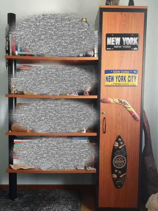 Venda Urgente: Estante Marca Rall com parte fechada e prateleiras aber