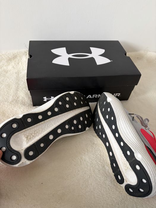 Under Armour Charged Assert r. 43 – buty sportowe do biegania