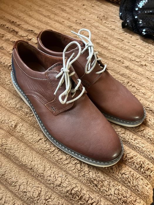 Взутття Clarkc нове