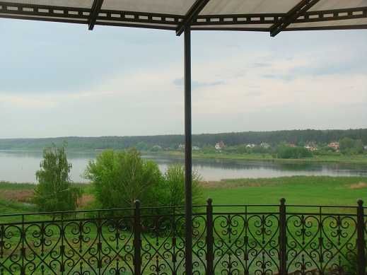 Дом 800 кв.Бассейн ,сауна,бильярд, генератор.До 20 человек