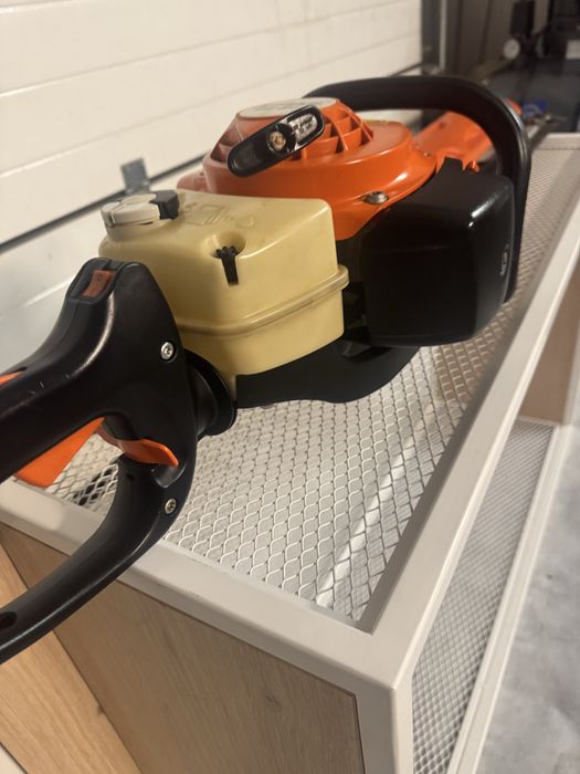 Nozyce spalinowe do żywopłotu  STIHL hs 81 T