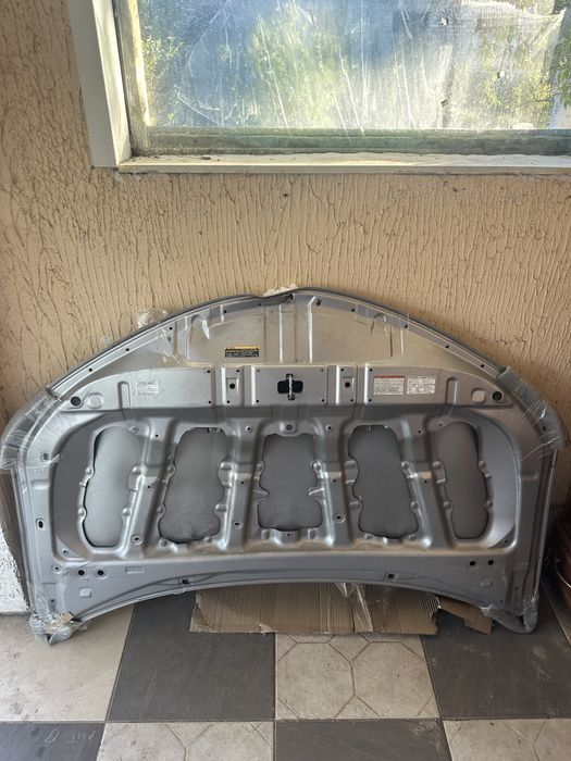 капот  Toyota RAV4  2013-2018