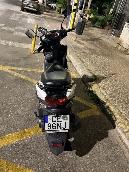 SYM Orbit III 125 Euro 5 – Como nova – Muitos extras incluídos!  Preço: 2.500 € (negociável)