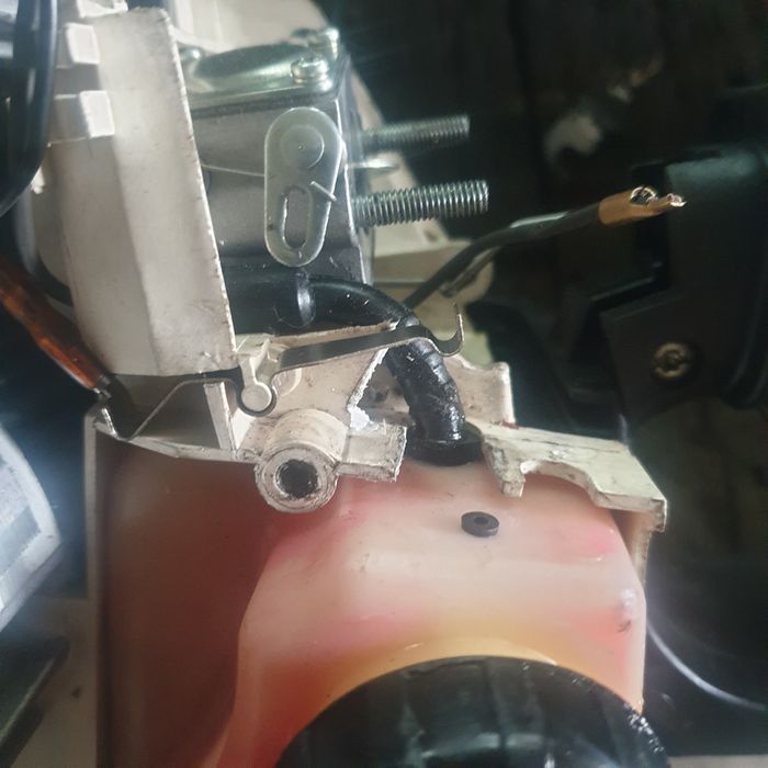 Stihl 180 деталь  для ремонту корпуса