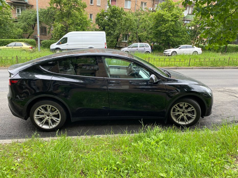 Продам Tesla Y 2021
