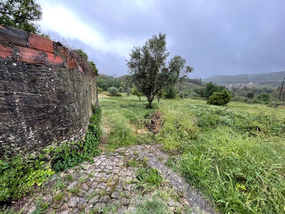 Casa  para remodelar e terreno
