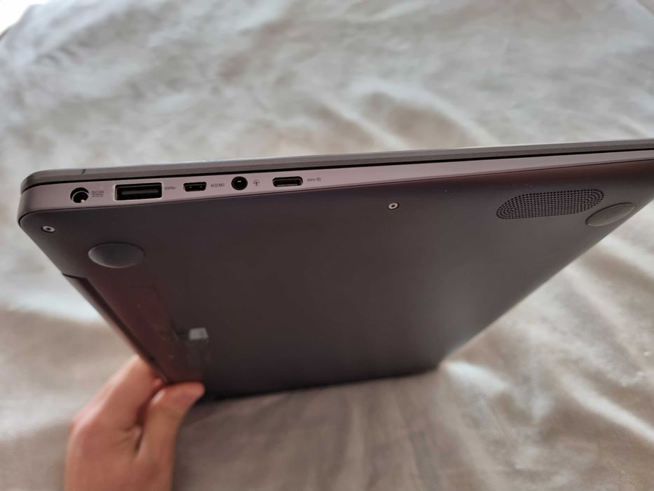 Asus ZenBook UX430UA – i7 | 16GB RAM | 512GB SSD | Bateria como nova