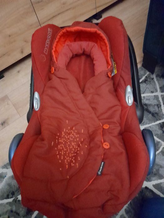 Nosidełko Krzesełko ze śpiworkiem Maxi Cosi 0-13 kg bordowe