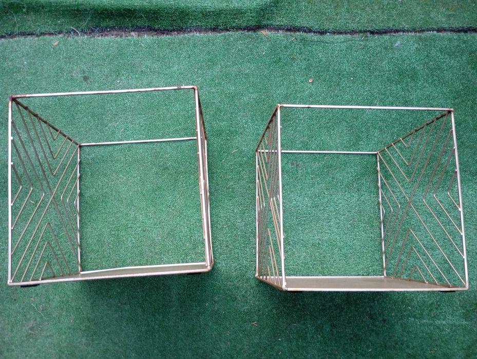 Złoty metalowy koszyk lub organizer, wkład do kallax 29 x 29 x 29cm