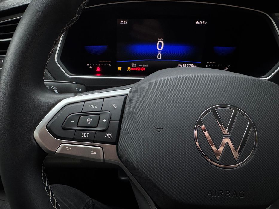 7місць, Шкіра, Електро привід багажника, Матрична оптика