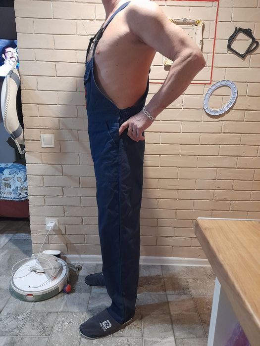 Спецодежда мужская нова.