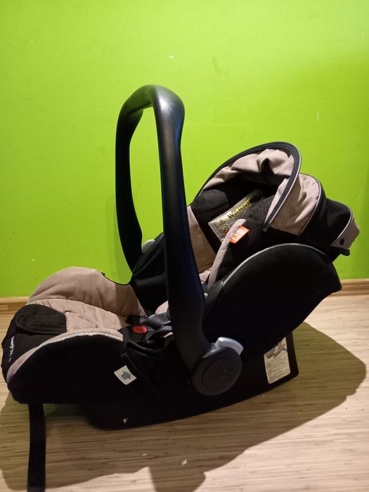 Fotelik samochodowy/nosidełko RECARO Young Profi plus.