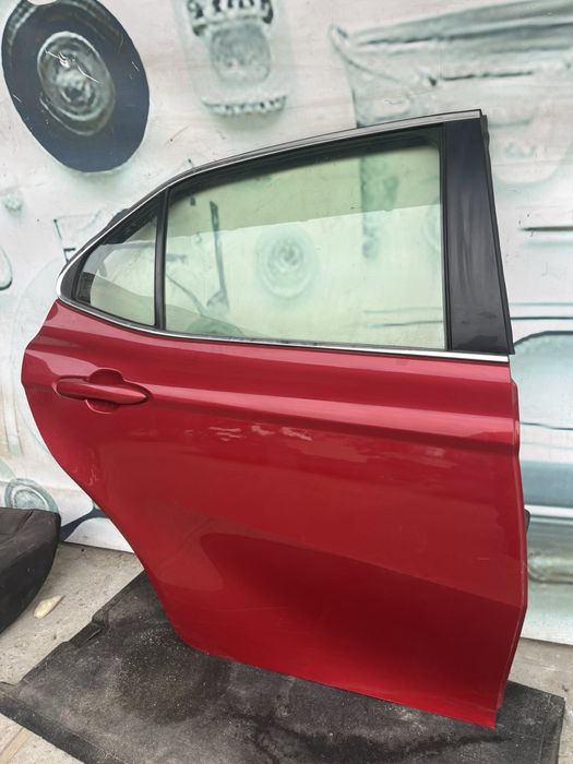 Toyota Camry 70 2017-2024 дверь двери двері задні праві