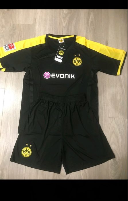 Розпродаж футбольних форм для дітей