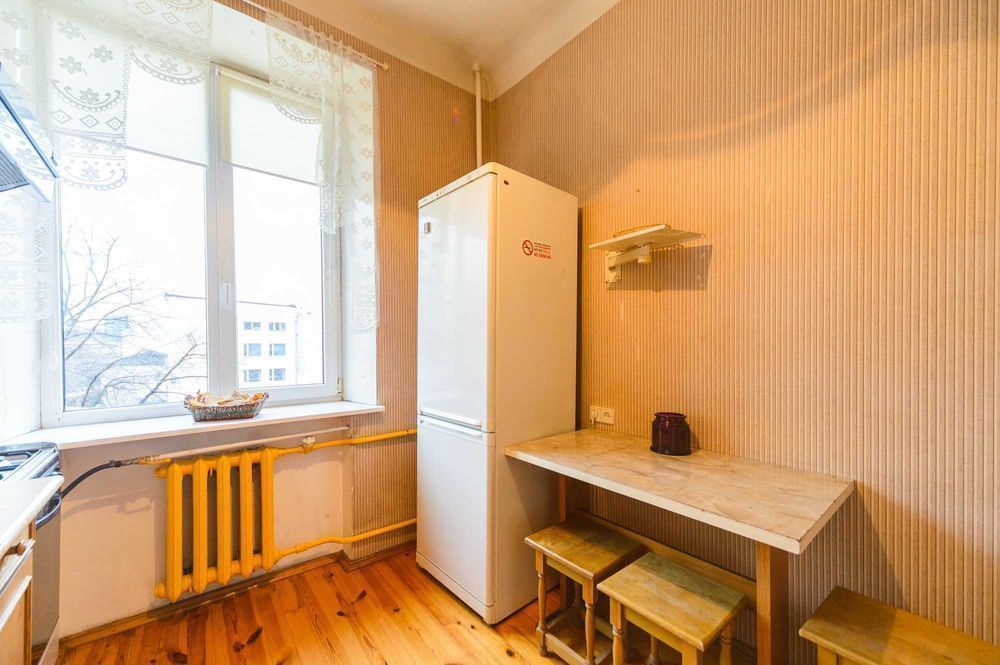 2к Центр Метро Олімпійська Ділова Димитрова простора квартира подобово