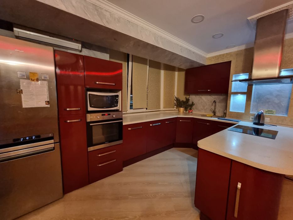 Погодинно, подобово  2к кв на Осокорках с джакузі та каміном.