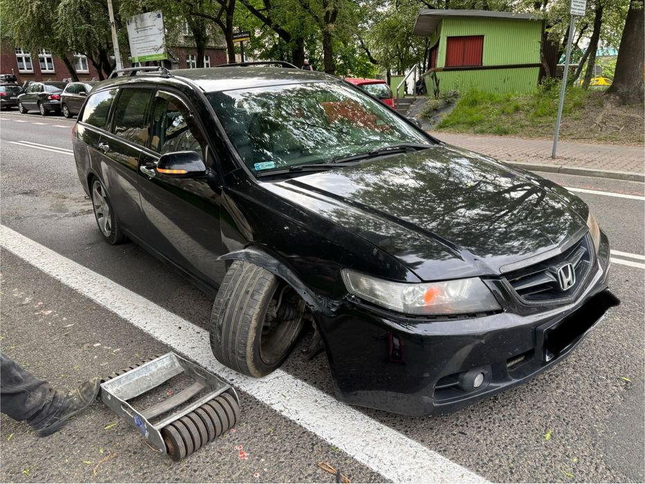 Pomoc drogowa holowanie awaria wypadek osobowe bus suv