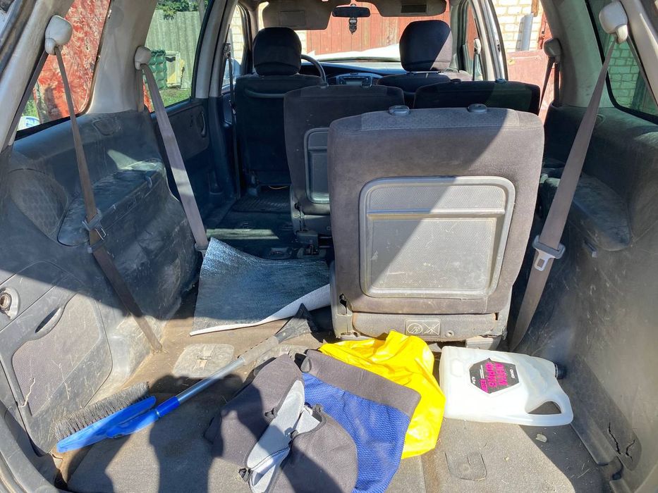 Срочно продам Mazda MPV 2.0л