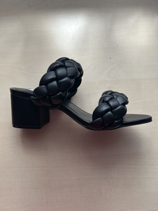 Босоножки шлепки черные летние