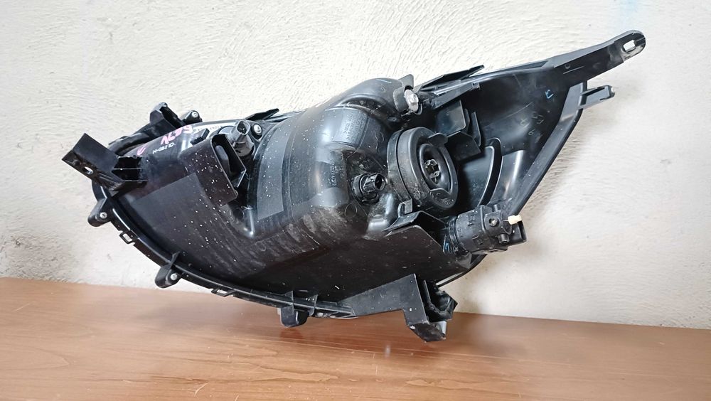 Mitsubishi Space Star II Lampa przód prawa