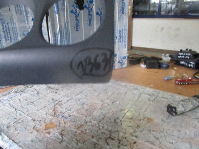 Moldura da consola central / rádio / aro PEUGEOT Partner (5)