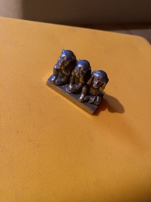 Várias peças em estanho