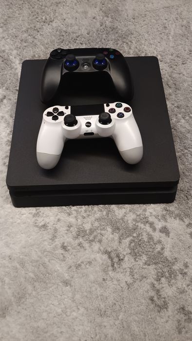 PS4  c/2 comandos  tudo a funcionar