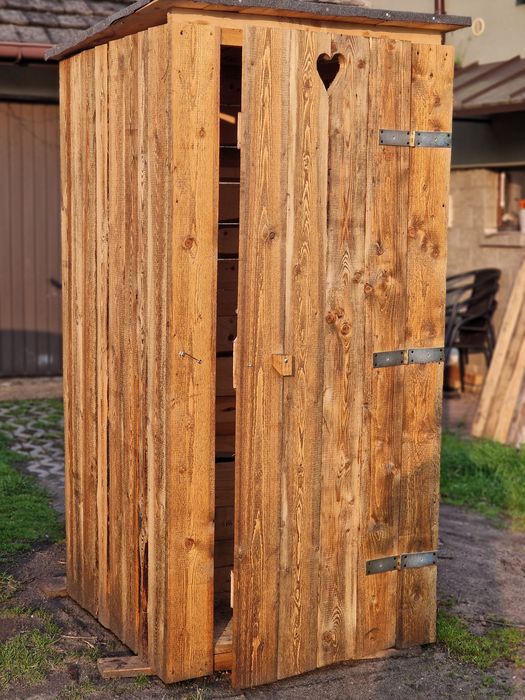 Wychodek na budowę, latryna