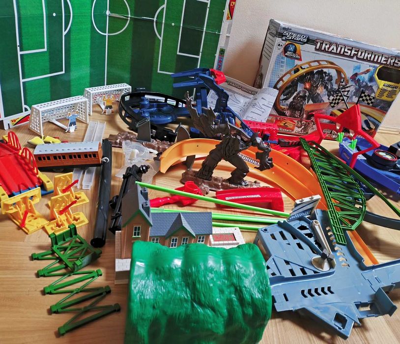 Góra zabawek za jedyne 20zł - tory, boisko, Tomy