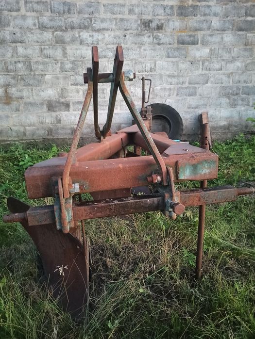 Продається плуг ПНВ 3.35