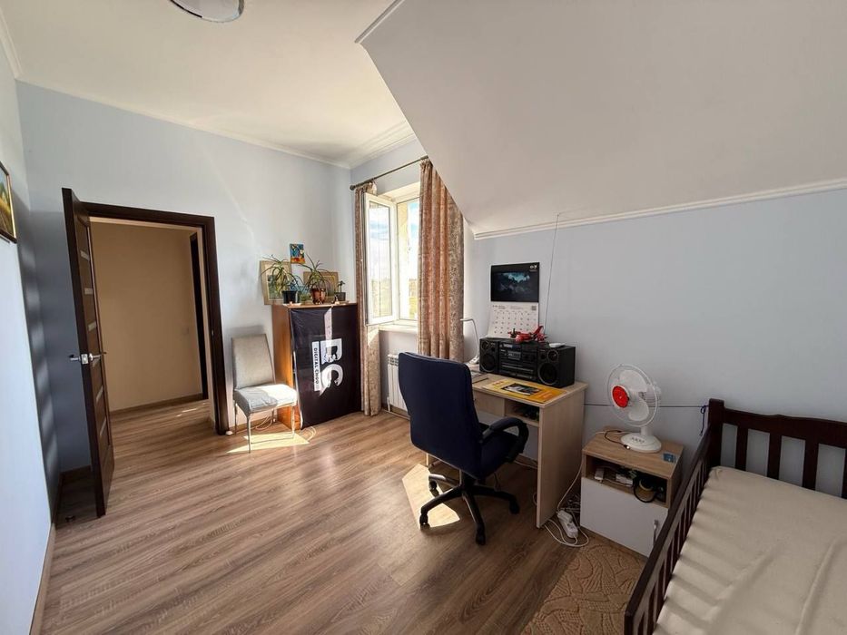 Затишний будинок для родини у Березівці.