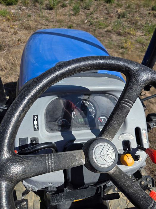 Trator agrícola New Holland Boomer 30 4*4