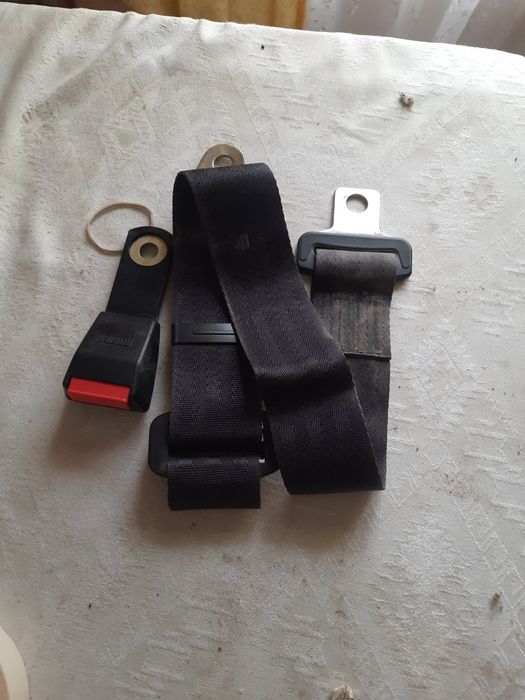 Пасок безпеки. Ремень безопасности.