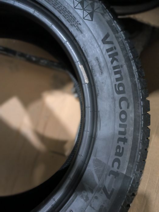 235/60R18 Continental VikingContact 7 2023