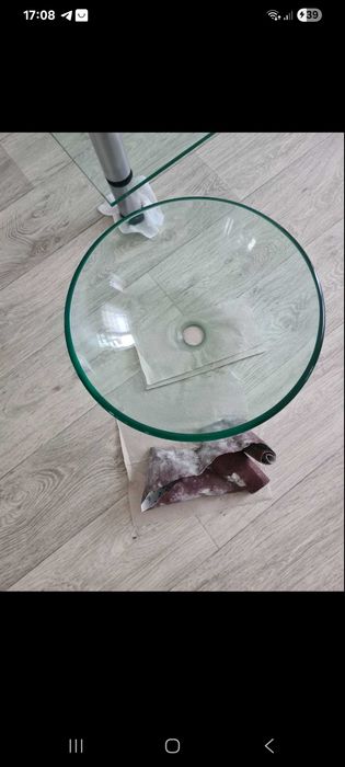 Умивальник стікляний у ванну кімнату