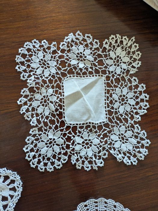 Paninhos antigos de crochet