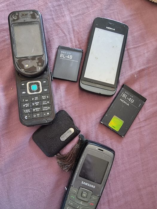 ОРІГІНАЛ. Телефони Nokia 2 шт Samsung 1 шт = 300грн за 1 шт