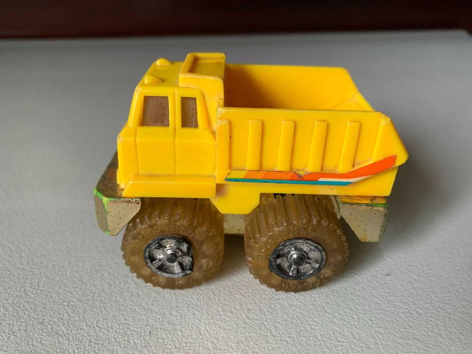 Brinquedo Camião