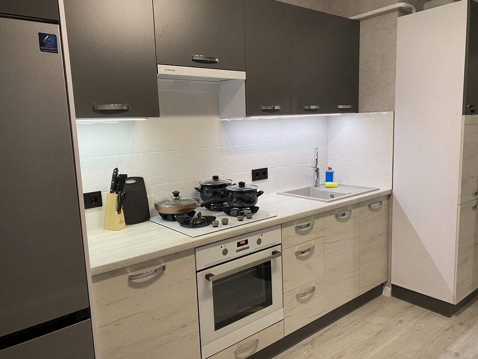 2к  центр ЖК Яровиця подобово від 1500, погодинно, документи 2-3 група