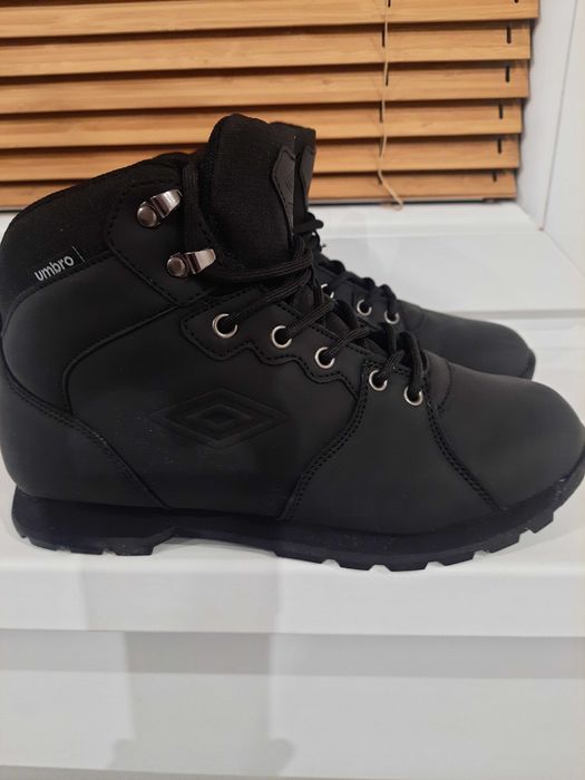Buty Umbro roz. 39 Nowe