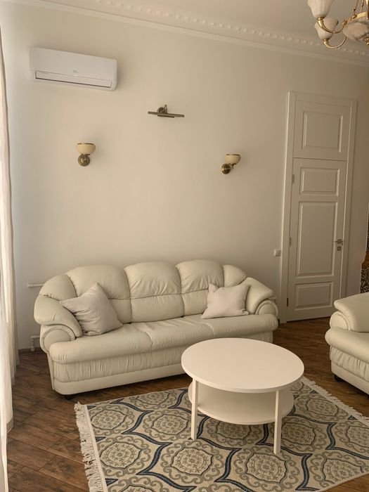 Вул. Котарбінського 21 оренда вишуканоі 4-к. Квартири в центрі без %