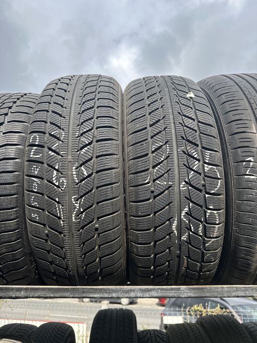 Para opon używanych zimowych goodride 225/60R18